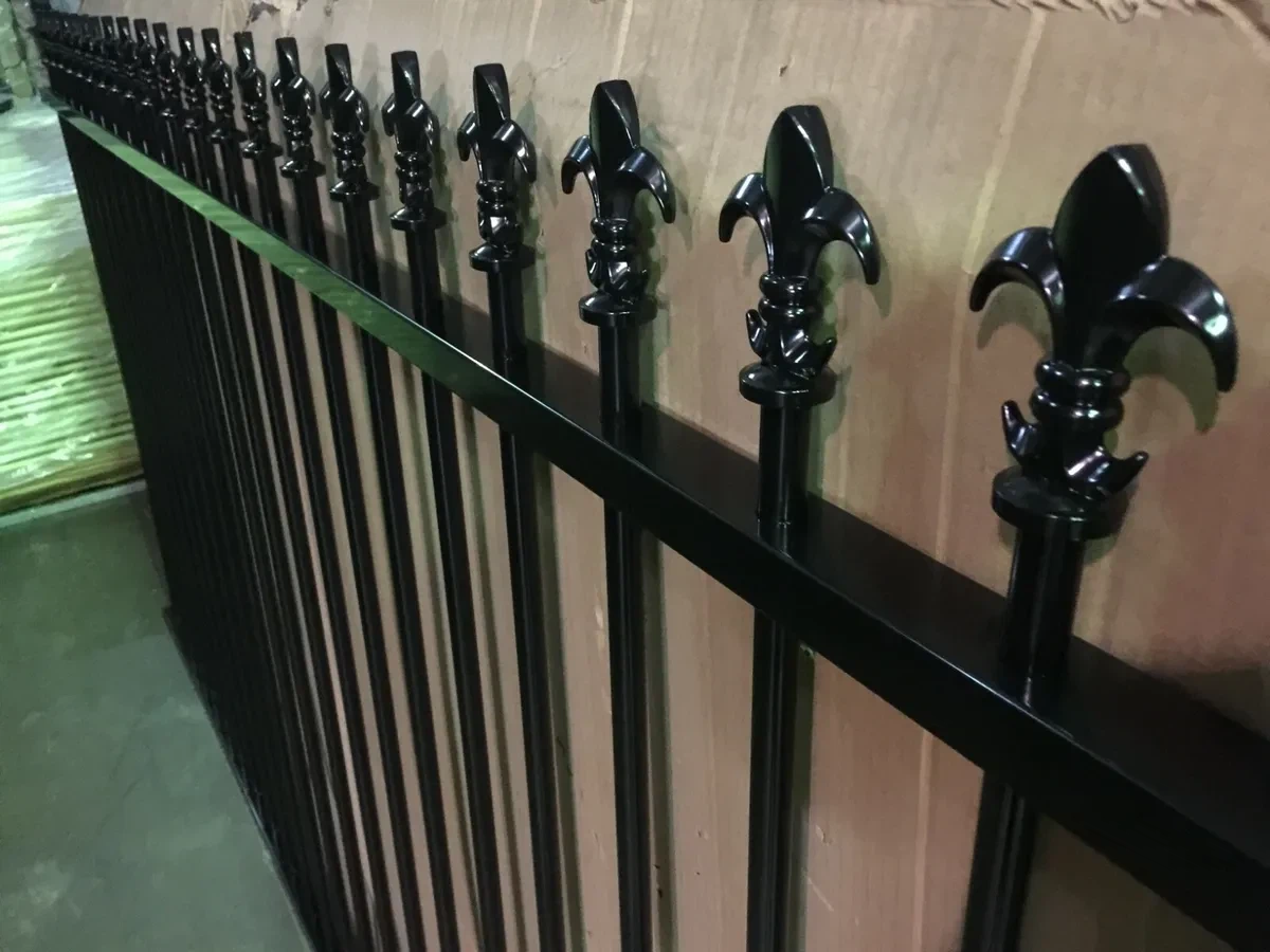 Black Powder Coated Aluminum Fence Black Powder Coated Aluminum Fence